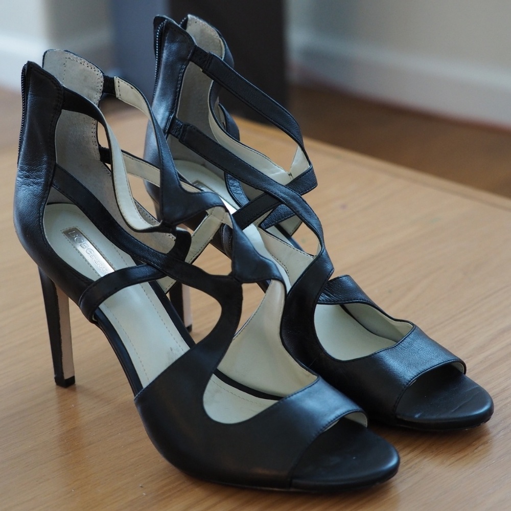 Open toes strappy heels 12M